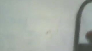 বন্ধুরা, দুটি ড্রামস, একটি মুরগির বীট হাতে ঢেলে এবং মুখের www xxx video বাংলা
